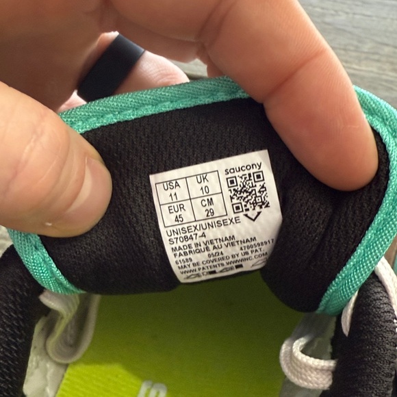 Saucony Courageous. Mens 11. Used. - Picture 8 of 8